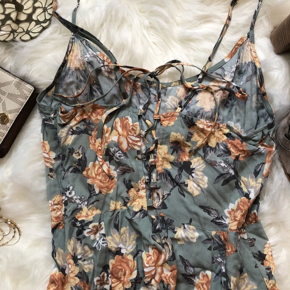 🔴SOLD🔴 F21 Floral Dress 🌼 - Picture 6 of 6